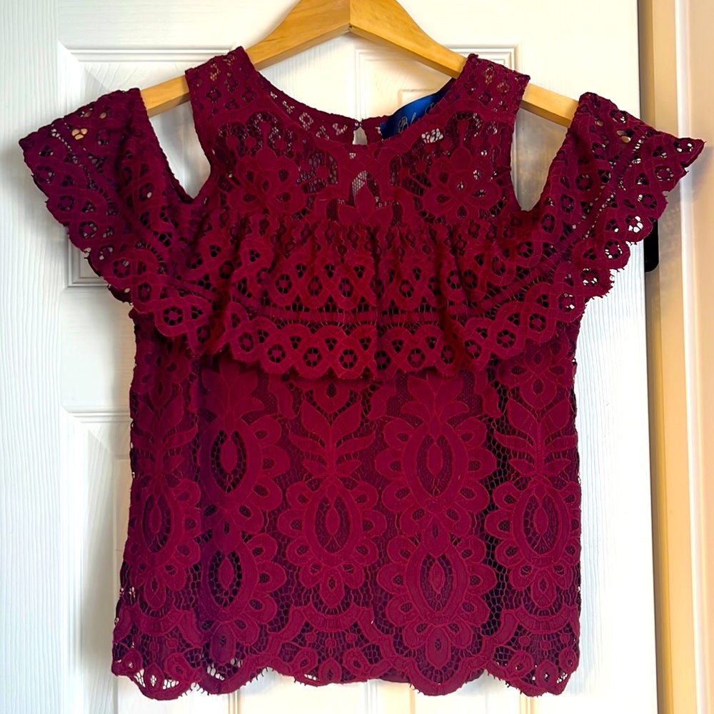Lovely Lace Cold Shoulder Top XS Ruby